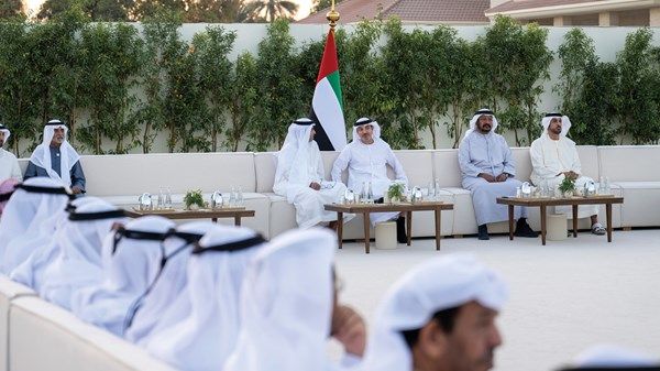 هزاع بن زايد يستقبل المهنئين بشهر رمضان المبارك