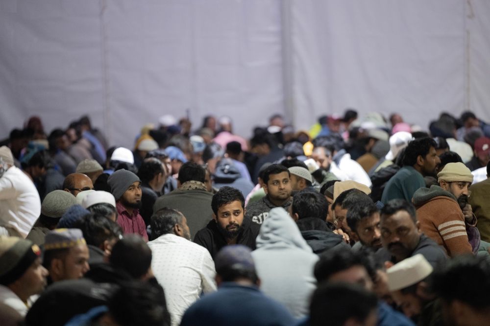 متطوعو الحدود الشمالية.. عطاء وتعاون في خدمة مخيمات إفطار الصائمين