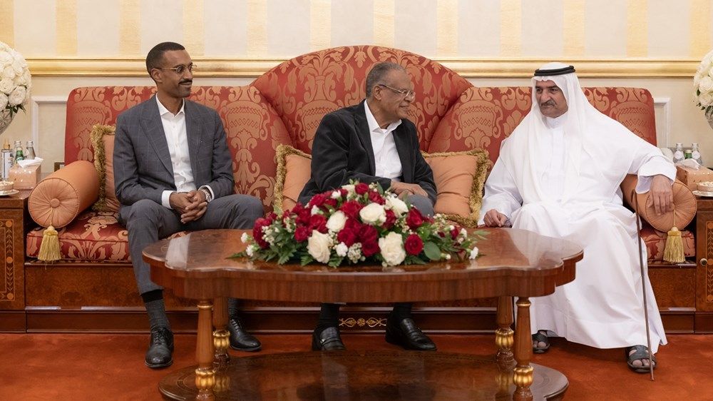 حمد الشرقي يواصل استقبال المهنئين بشهر رمضان بحضور ولي عهد الفجيرة