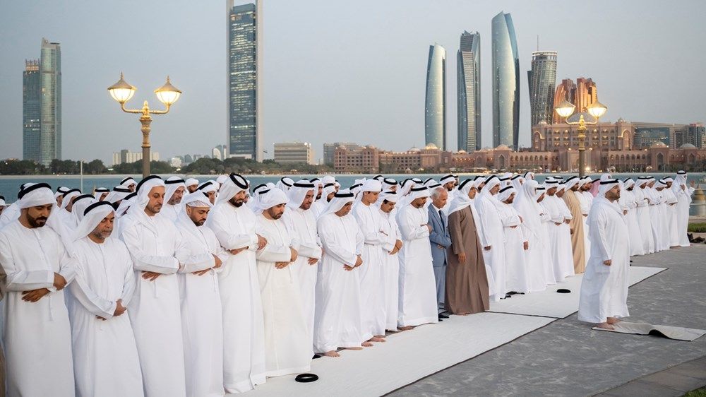 منصور بن زايد يشارك السلك القضائي مأدبة الإفطار الرمضاني