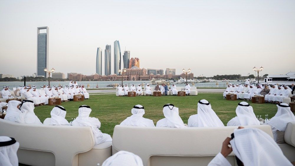 منصور بن زايد يشارك السلك القضائي مأدبة الإفطار الرمضاني