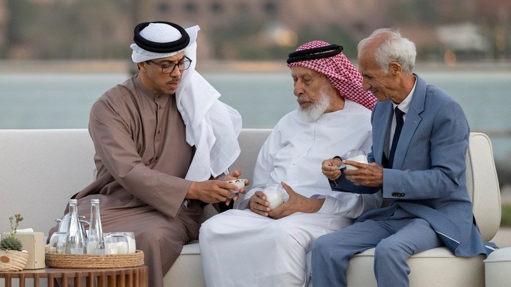 منصور بن زايد يشارك السلك القضائي مأدبة الإفطار الرمضاني