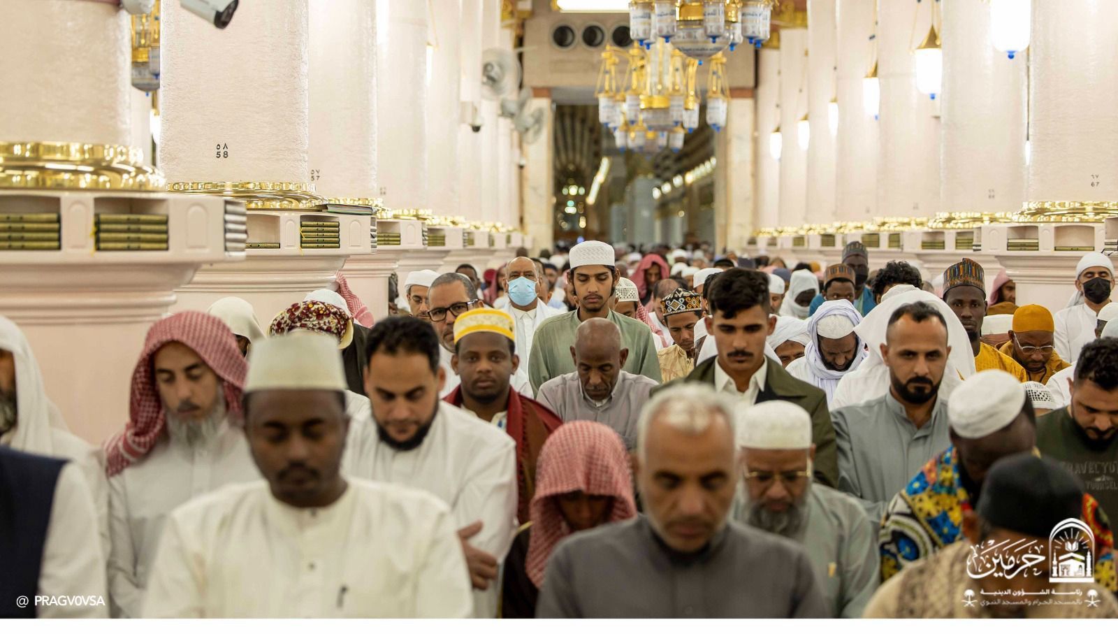 السديس يعلن نجاح خطة الرئاسة التشغيلية لأول صلاة جمعة من شهر رمضان.. صور