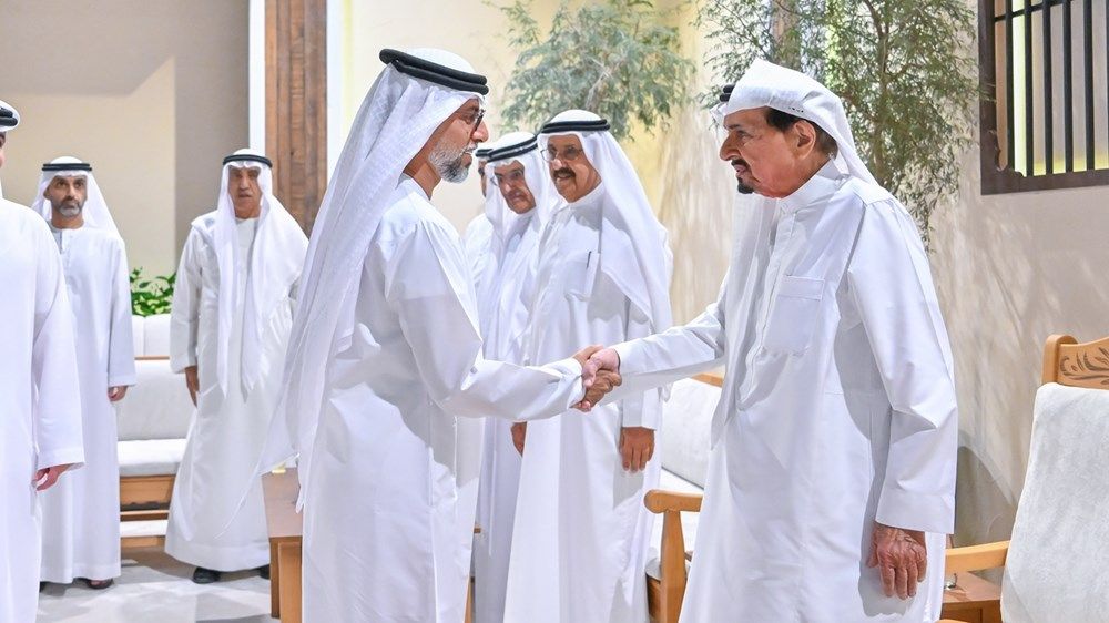 حاكم عجمان وولي عهده يتقبلان تهاني ولي عهد رأس الخيمة ونائب حاكم أم القيوين بشهر رمضان