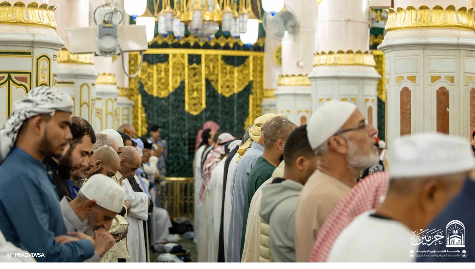 السديس يعلن نجاح خطة الرئاسة التشغيلية لأول صلاة جمعة من شهر رمضان.. صور