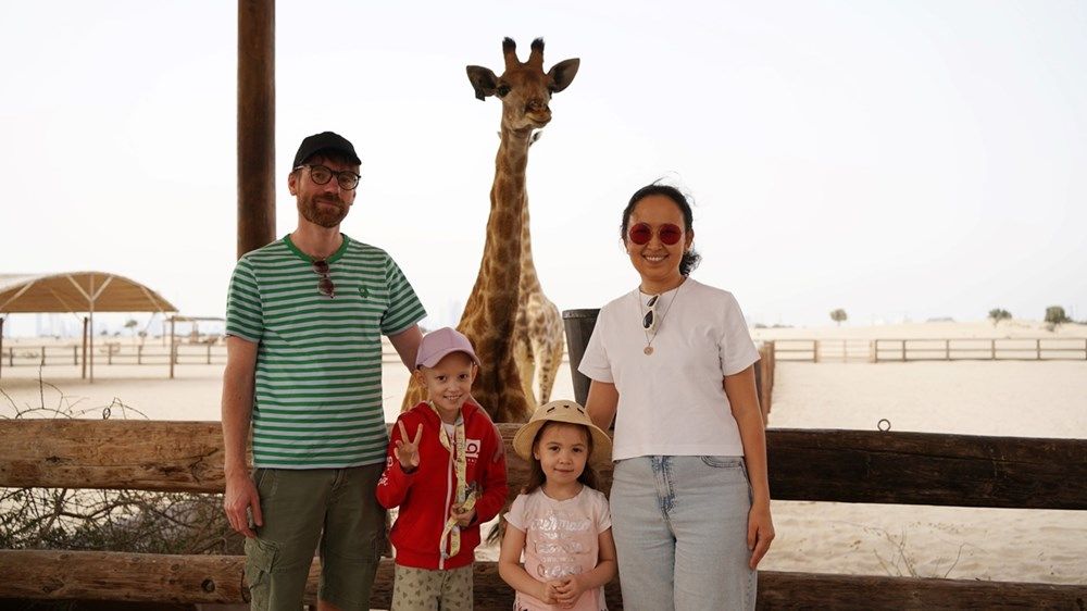 حمدان بن محمد يوجه باستقبال طفلة فنلندية مريضة بالسرطان في دبي وتوفير برنامج سياحي متميز لها