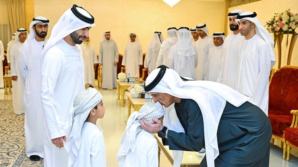 سعود بن صقر يتقبل تهاني نائب حاكم أم القيوين وجموع المهنئين بشهر رمضان