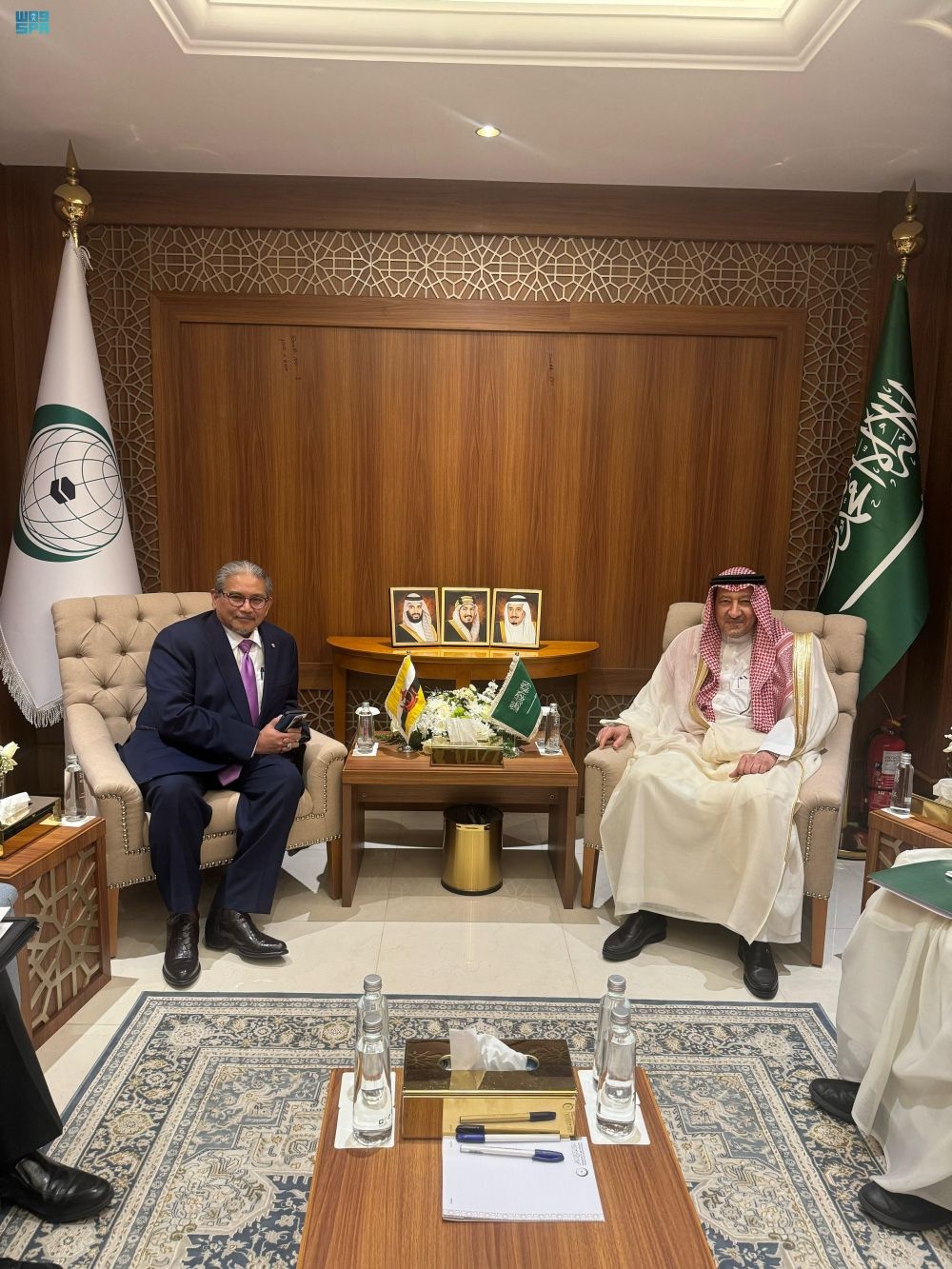 "الخريجي" يبحث العلاقات الثنائية مع وزيري خارجية السنغال وبروناي