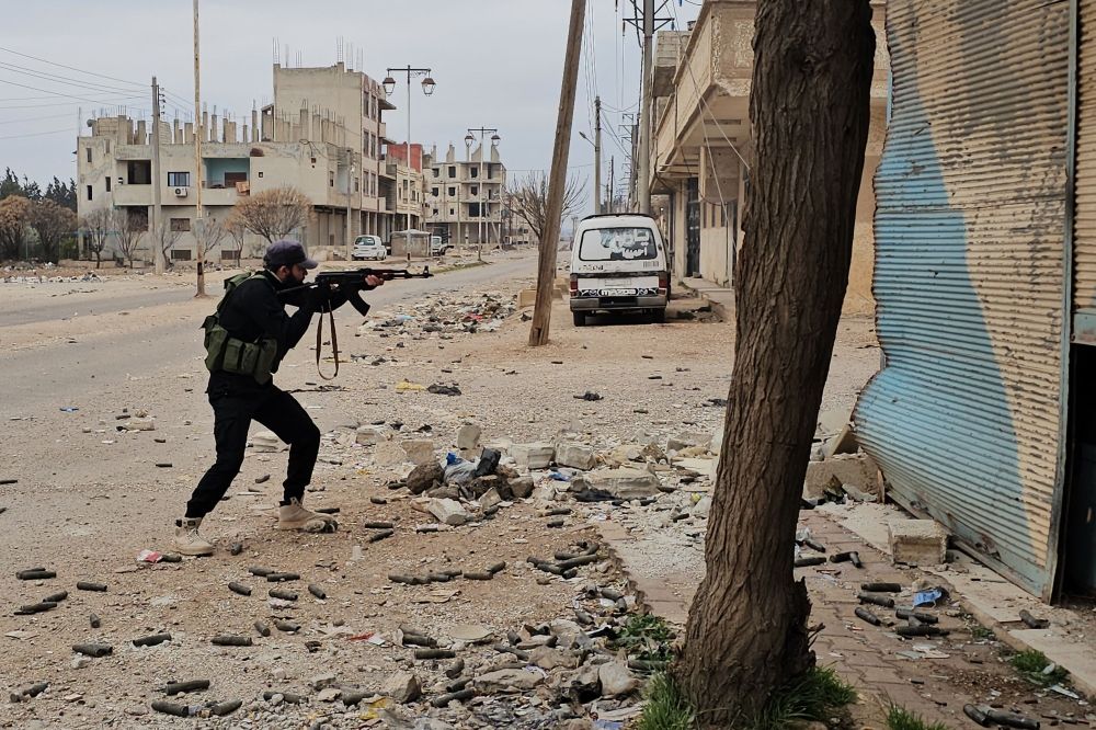 التطورات في سوريا.. "الشرع" يدعو المسلحين إلى تسليم أنفسهم للدولة