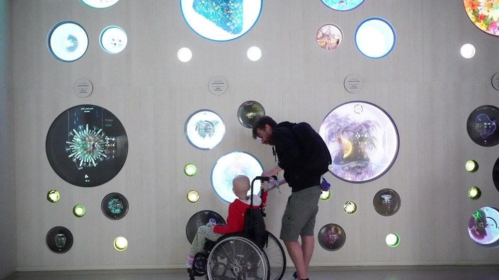 حمدان بن محمد يوجه باستقبال طفلة فنلندية مريضة بالسرطان في دبي وتوفير برنامج سياحي متميز لها