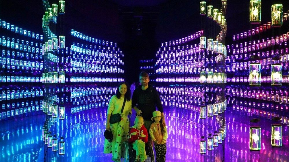 حمدان بن محمد يوجه باستقبال طفلة فنلندية مريضة بالسرطان في دبي وتوفير برنامج سياحي متميز لها