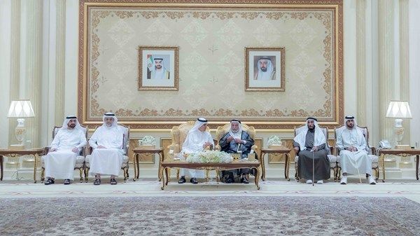 حاكم الشارقة يواصل استقبال المهنئين بشهر رمضان