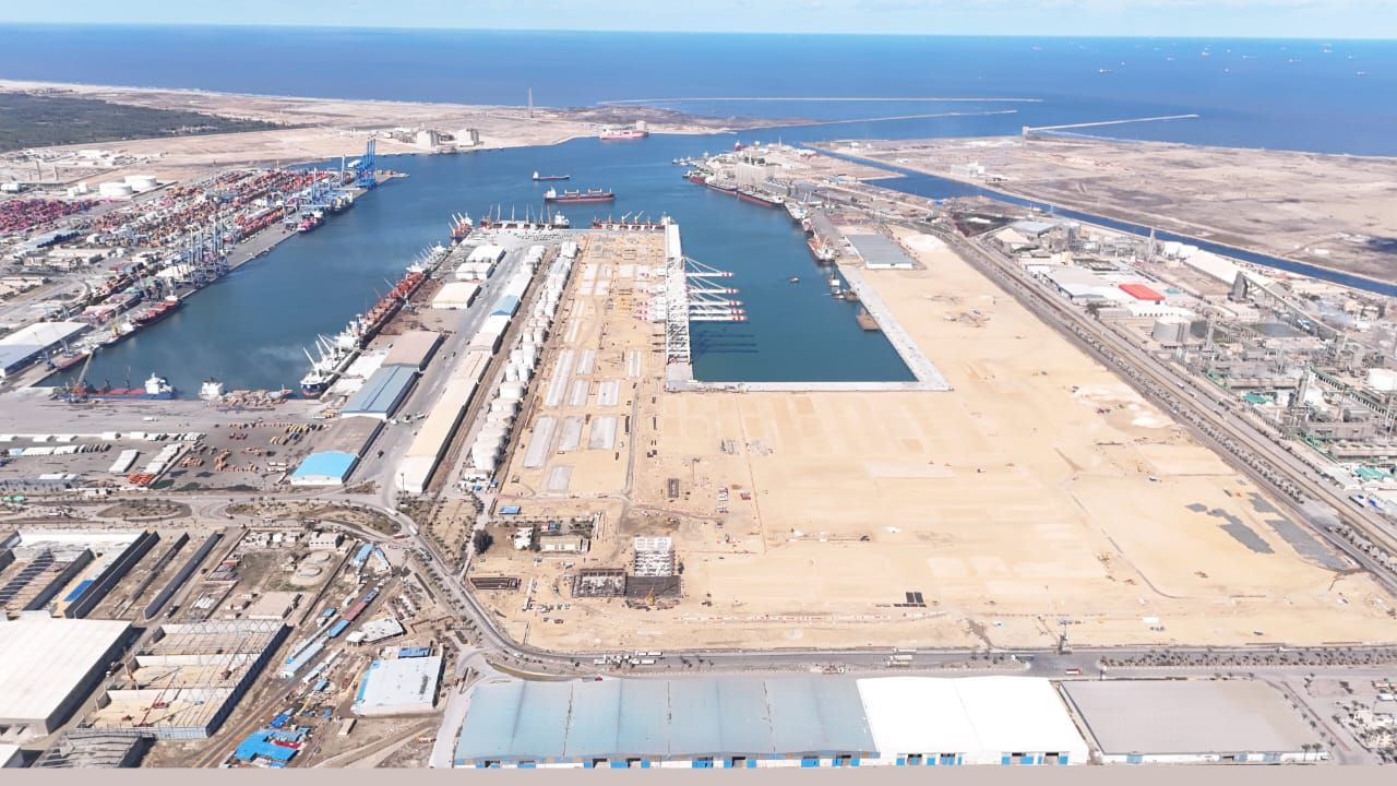 شاهد أحدث تصوير لمحطة حاويات تحيا مصر 1 بميناء دمياط