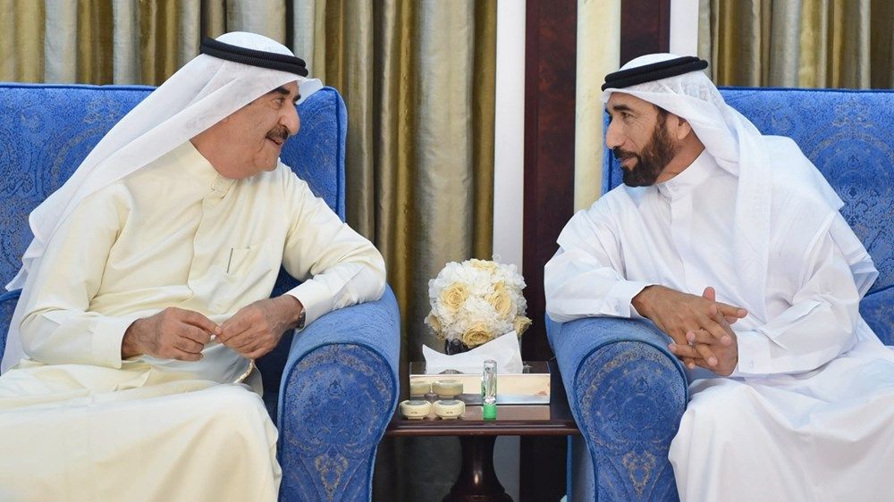 حاكم أم القيوين يستقبل المهنئين بالشهر الفضيل