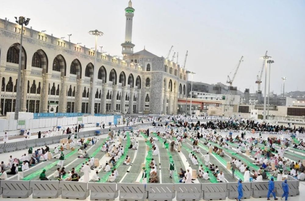 توزيع 4.8 مليون وجبة إفطار بالحرمين الشريفين خلال الأسبوع الأول من رمضان