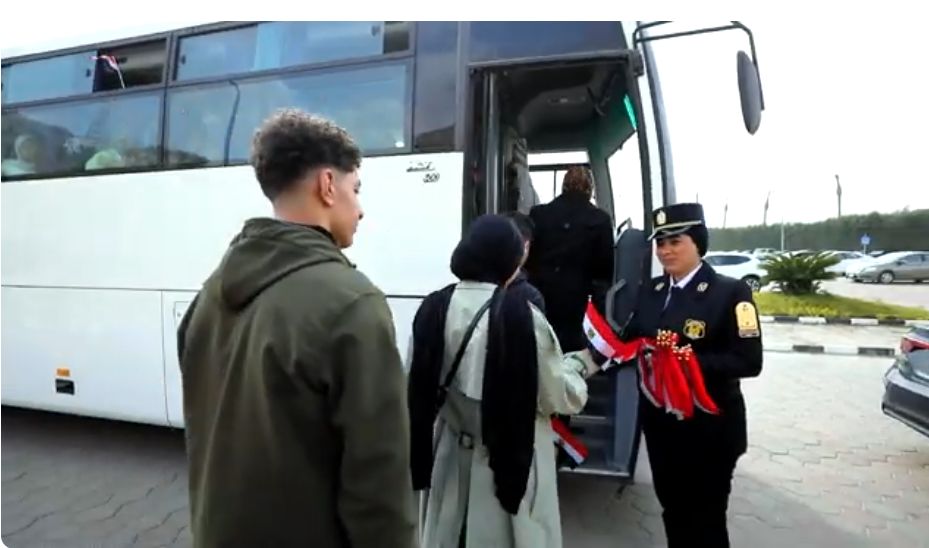 الداخلية تحتفل بأسر الأبطال فى يوم الشهيد.. فيديو