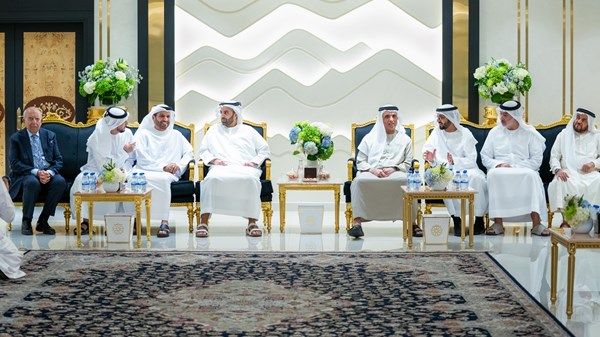 سعود بن صقر يواصل استقبال المهنئين بشهر رمضان بحضور ولي العهد