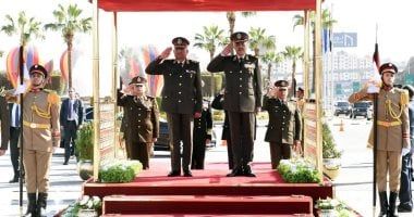 الرئيس السيسى ينيب وزير الدفاع لوضع إكليل زهور على النصب التذكارى لشهداء القوات المسلحة