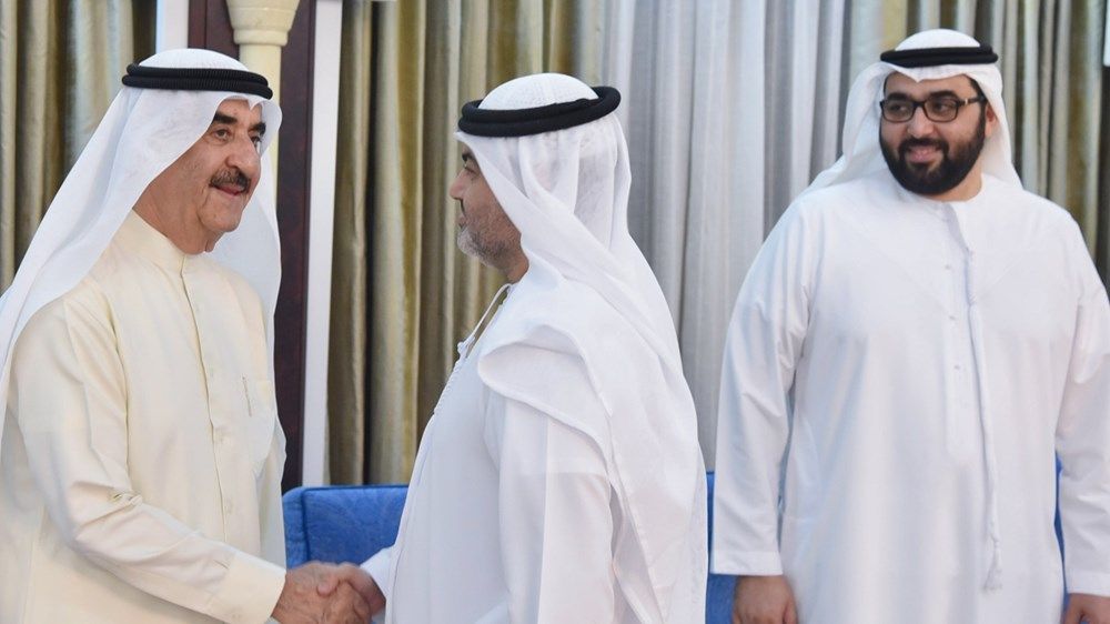 حاكم أم القيوين يستقبل المهنئين بالشهر الفضيل