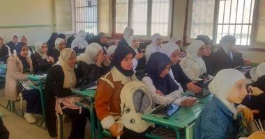 انتظام تقييمات امتحان شهر مارس لصفوف النقل بالمدارس.. صور