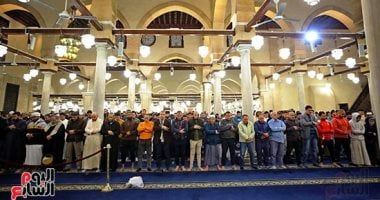 مواقيت الصلاة اليوم الإثنين.. موعد أذان العشاء والتراويح فى محافظات مصر