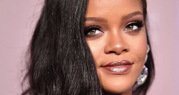 ريهانا تحتفل باليوم العالمي للمرأة: صور نادرة من لحظات ولادتها