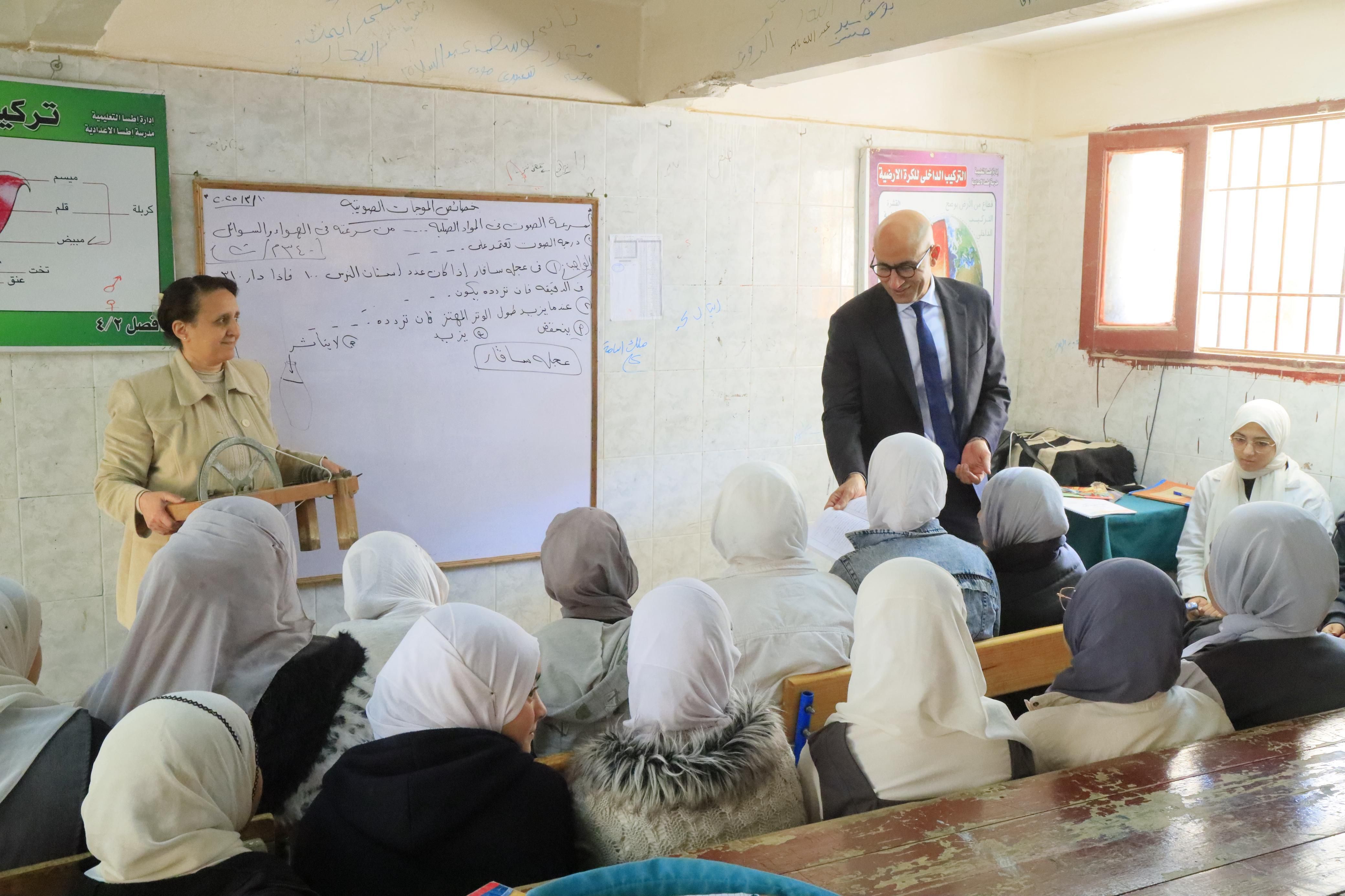 وزير التعليم خلال جولته بمدارس الفيوم يوجه الطلاب بالاهتمام بمجال التكنولوجيا