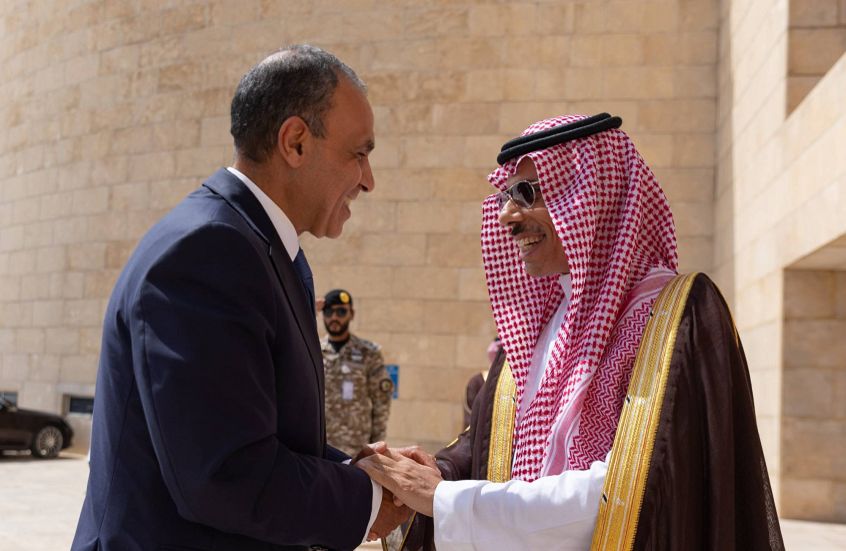 الخليج اليوم .. مصر والسعودية تبحثان حشد الدعم الدولي لخطة إعمار غزة