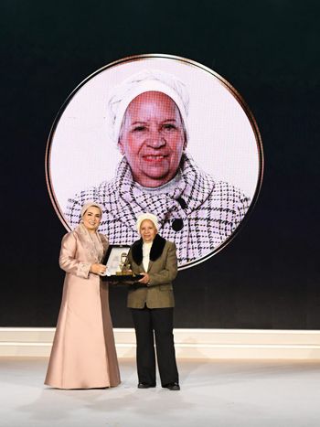 السيدة انتصار السيسى تكرم عددًا من السيدات خلال احتفالية "المرأة المصرية".. بالصور والأسماء