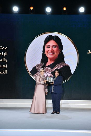 السيدة انتصار السيسى تكرم عددًا من السيدات خلال احتفالية "المرأة المصرية".. بالصور والأسماء