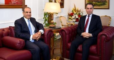 وزير الخارجية يلتقى مع رئيسى المجلس الأعلى للإعلام والهيئة الوطنية للإعلام