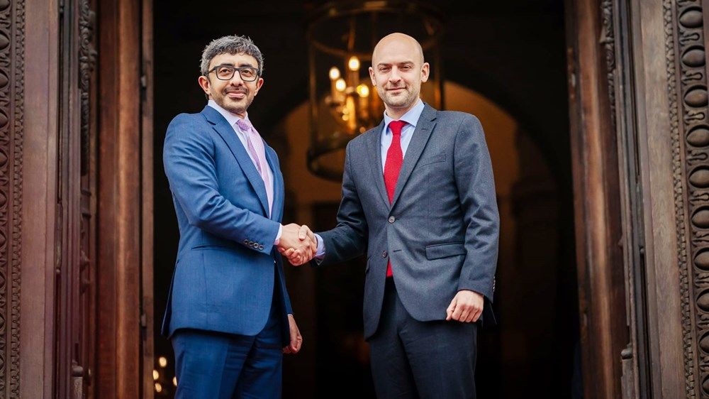 عبدالله بن زايد يلتقي في باريس وزير الخارجية الفرنسي