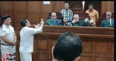 وصول سعد الصغير إلى قسم شرطة النزهة لإنهاء إجراءات خروجه