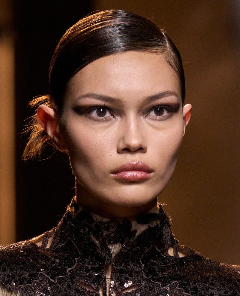 أجدد الصيحات الجمالية من أسبوع الموضة في باريس لخريف وشتاء 2025