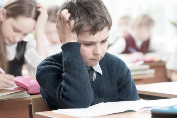 إزاي تتعاملي مع مشاكل الأطفال الدراسية؟.. نصائح لتحسين مستواهم