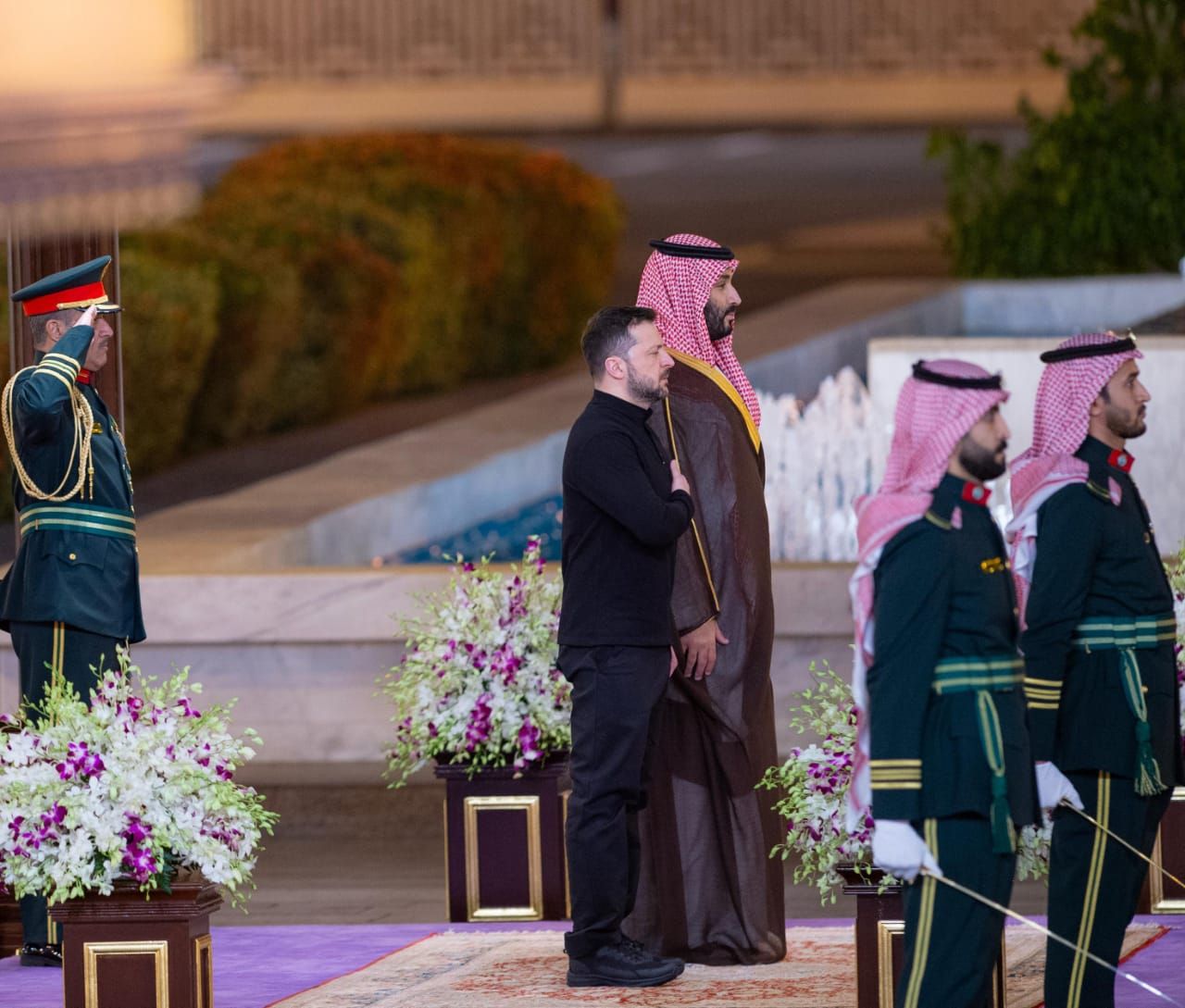 ولي العهد يستقبل الرئيس الأوكراني في قصر السلام.. فيديو وصور