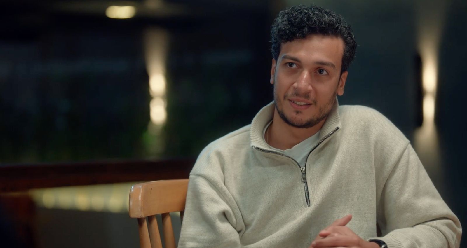 أحمد عبد الوهاب في مأزق بسبب خطيبته في مسلسل الكابتن