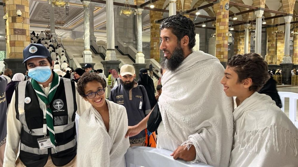 الكشافة السعودية بالمسجد الحرام.. رسل الإنسانية في رحاب الحرم