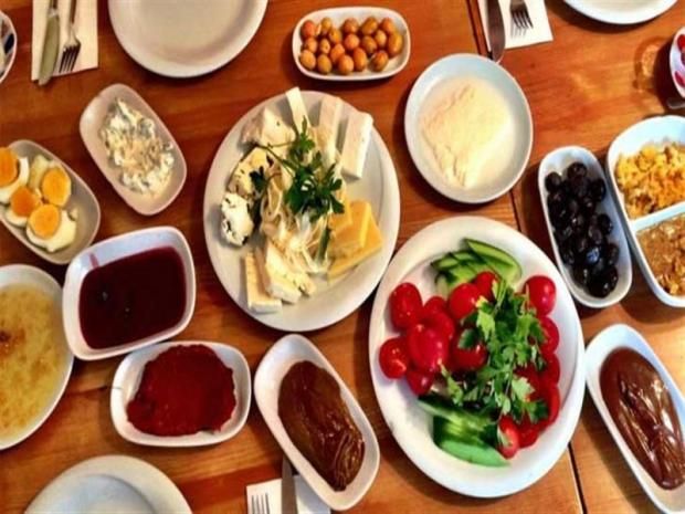 التوقيت المثالى للسحور فى رمضان.. فوائد صحية عديدة