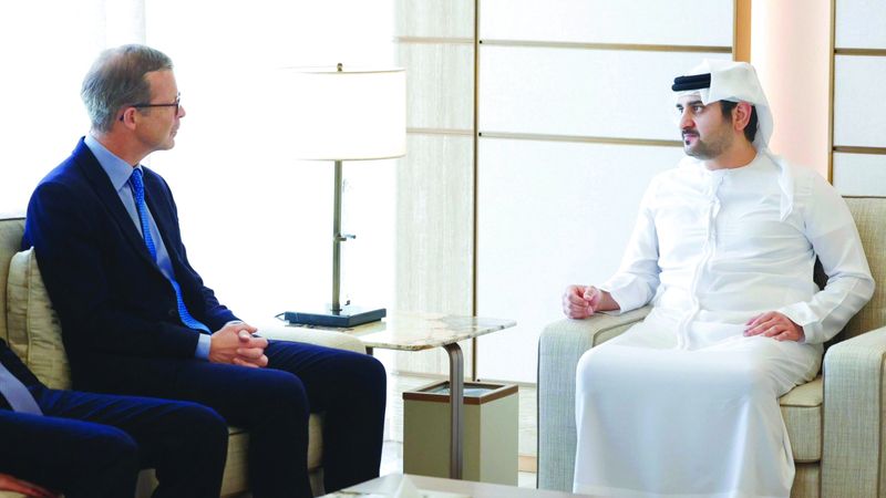 الامارات | مكتوم بن محمد: دبي مركز عالمي رائد لأهم المؤسسات المالية