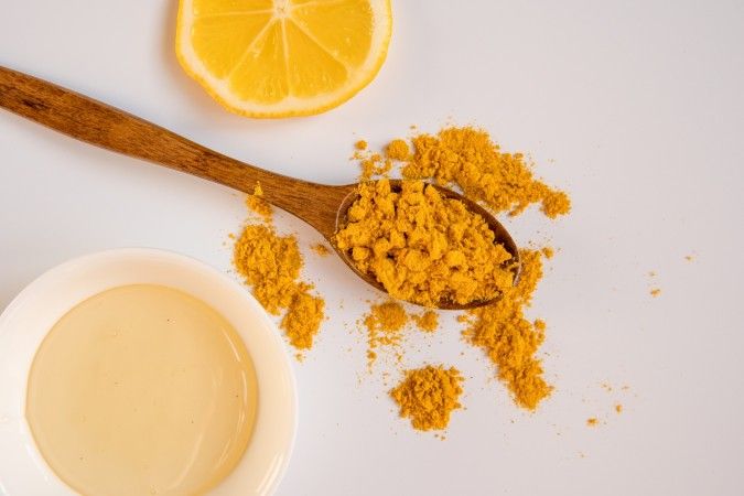 ماسك اليدين للتفتيح بمكونات طبيعية.. السر الخفي وراء بشرة مشرقة وصافية