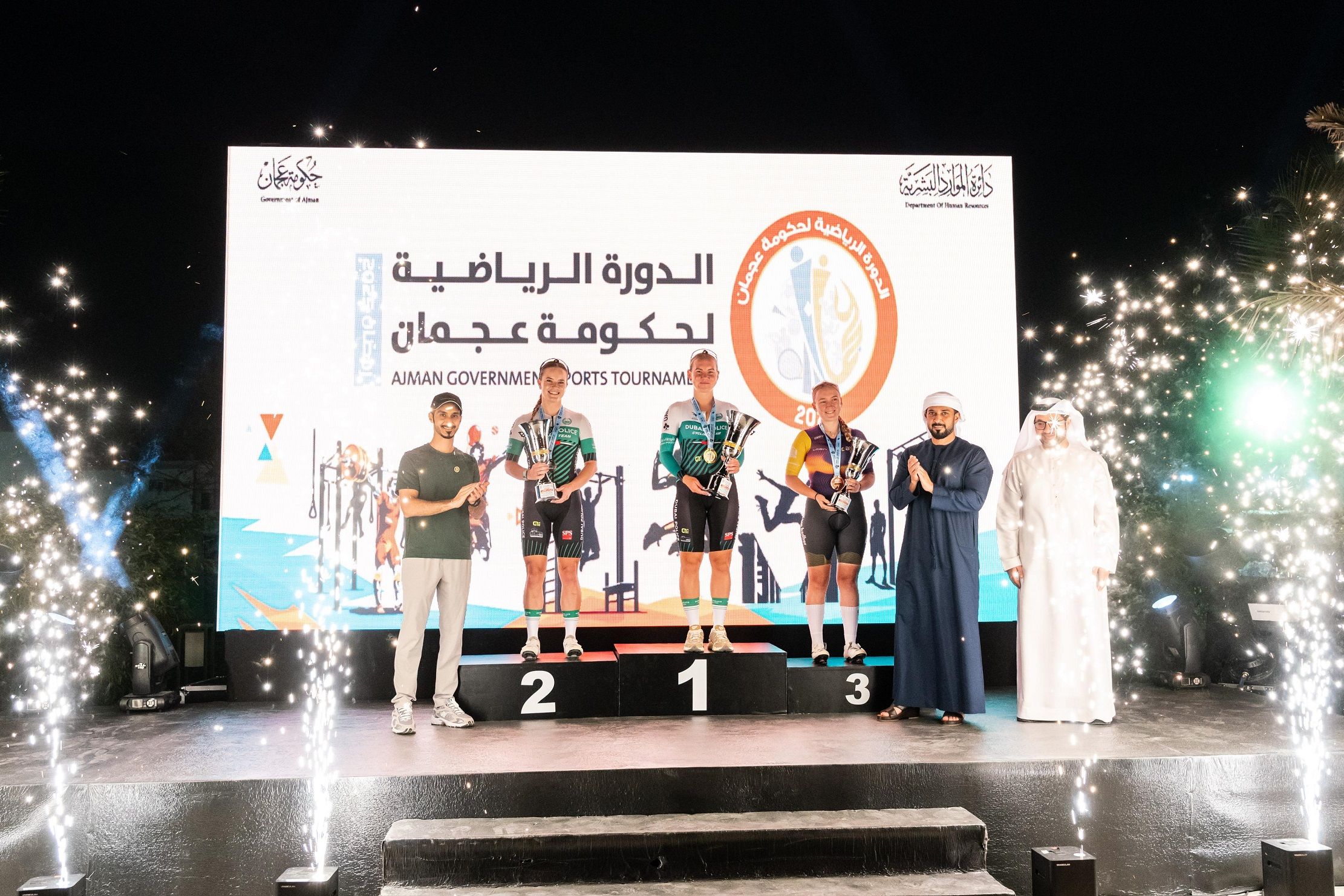 الامارات | عبدالعزيز النعيمي يتوج الفائزين بسباق الدراجات في "عجمان الحكومية"