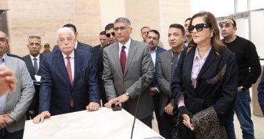 مستشارا رئيس الجمهورية للتنمية المحلية والشؤون الاقتصادية يتفقدان محيط المنطقة الأثرية