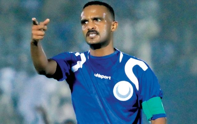 شاهد بالفيديو.. بعد زيارة لمدينة بحري.. أسطورة كرة القدم السودانية “البرنس” يودع أبناء الحي بوصايا غالية وعبارات مؤثرة