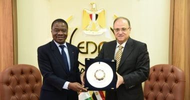 رئيس هيئة الدواء يبحث سبل تعزيز التعاون مع السفير الإيفواري بالقاهرة