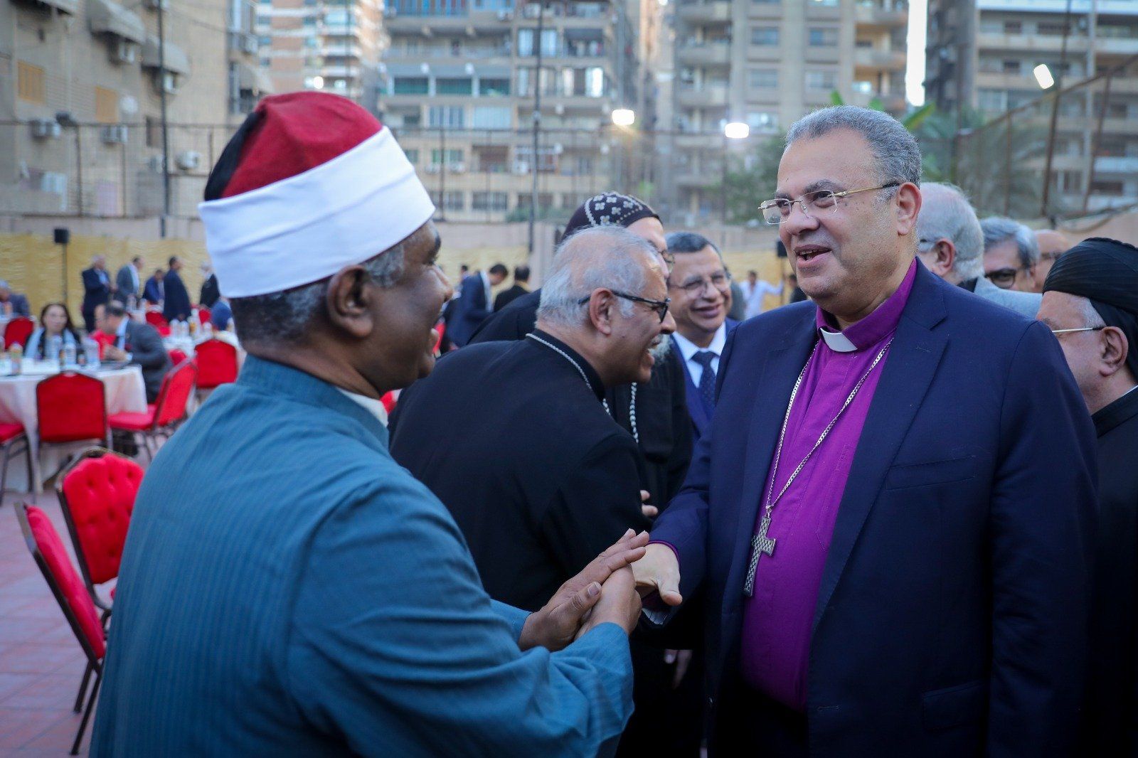 رئيس الطائفة الإنجيلية يشارك فى إفطار المحبة بكنيسة مدينة نصر بحضور رموز المجتمع