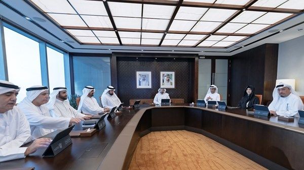 حمدان بن محمد يترأس اجتماع المجلس التنفيذي ويعتمد مشروعاً لتوفير 17080 وحدة سكنية