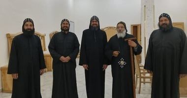 رئيس دير الأنبا باخوميوس يتفقد أنشطة الدير ويفتتح معرض موبيليا