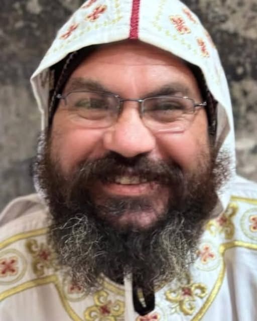 البابا تواضروس يقدم العزاء فى رحيل راهب من دير بملوي