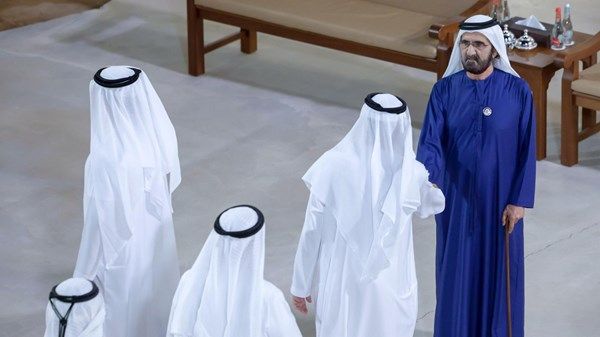 محمد بن راشد يستقبل الأعيان ورجال الأعمال والمسؤولين بمناسبة شهر رمضان